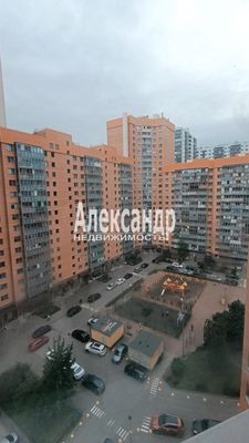 Продам трехкомнатную (3-комн.) квартиру, Привокзальная пл, 5Ак5, Мурино п