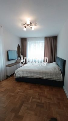 Продам трехкомнатную (3-комн.) квартиру, Привокзальная пл, 5Ак5, Мурино п