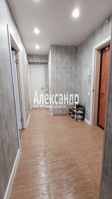 Продам трехкомнатную (3-комн.) квартиру, Привокзальная пл, 5Ак5, Мурино п
