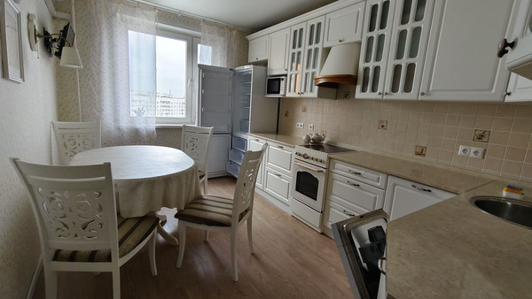 Продам трехкомнатную (3-комн.) квартиру, Березовая ул, 14, Видное г
