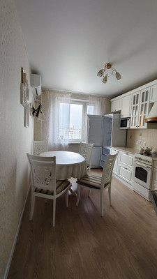 Продам трехкомнатную (3-комн.) квартиру, Березовая ул, 14, Видное г