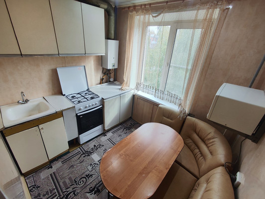 Продам двухкомнатную (2-комн.) квартиру, Соколовская ул, 1к2, Рязань г