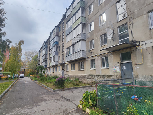 Продам двухкомнатную (2-комн.) квартиру, Соколовская ул, 1к2, Рязань г