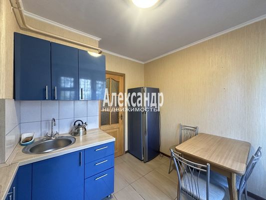 Продам однокомнатную (1-комн.) квартиру, Художников пр-кт, 15/1, Санкт-Петербург г