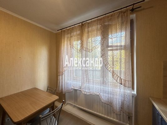 Продам однокомнатную (1-комн.) квартиру, Художников пр-кт, 15/1, Санкт-Петербург г