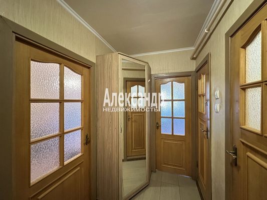 Продам однокомнатную (1-комн.) квартиру, Художников пр-кт, 15/1, Санкт-Петербург г