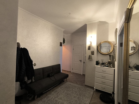 Продам трехкомнатную (3-комн.) квартиру, Севастопольская ул, 43кж, Симферополь г