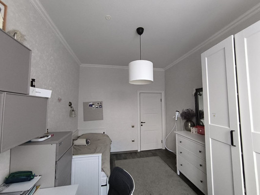 Продам трехкомнатную (3-комн.) квартиру, Севастопольская ул, 43кж, Симферополь г