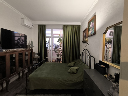 Продам трехкомнатную (3-комн.) квартиру, Севастопольская ул, 43кж, Симферополь г