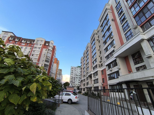 Продам трехкомнатную (3-комн.) квартиру, Севастопольская ул, 43кж, Симферополь г