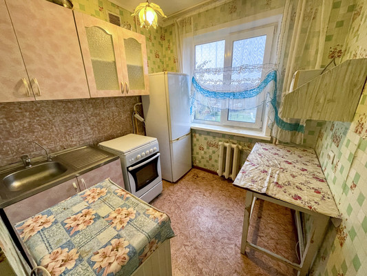 Продам двухкомнатную (2-комн.) квартиру, 1-й Микрорайон ул, 40кб, Эльбан рп