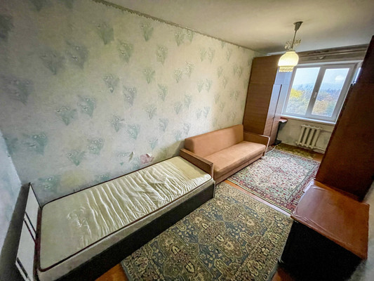 Продам двухкомнатную (2-комн.) квартиру, 1-й Микрорайон ул, 40кб, Эльбан рп