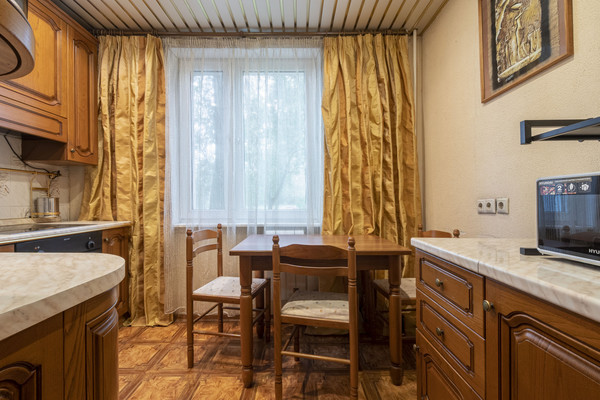 Продам трехкомнатную (3-комн.) квартиру, Подольская ул, 11, Москва г
