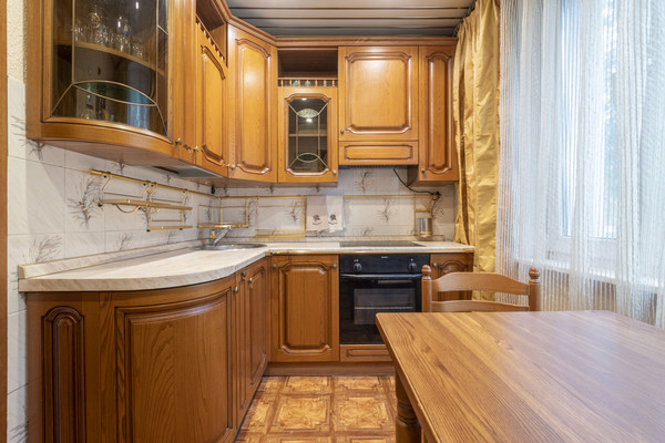 Продам трехкомнатную (3-комн.) квартиру, Подольская ул, 11, Москва г