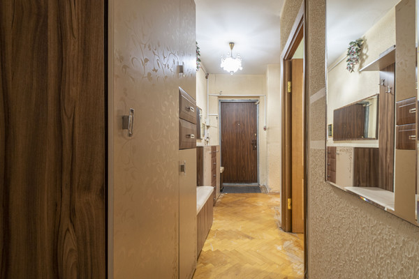 Продам трехкомнатную (3-комн.) квартиру, Подольская ул, 11, Москва г