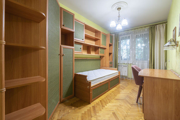 Продам трехкомнатную (3-комн.) квартиру, Подольская ул, 11, Москва г