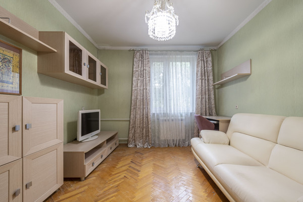 Продам трехкомнатную (3-комн.) квартиру, Подольская ул, 11, Москва г