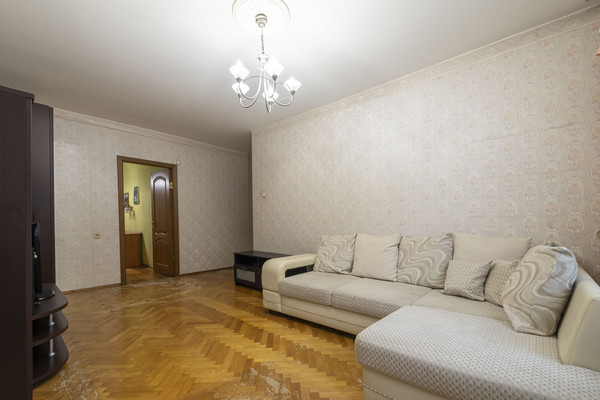 Продам трехкомнатную (3-комн.) квартиру, Подольская ул, 11, Москва г