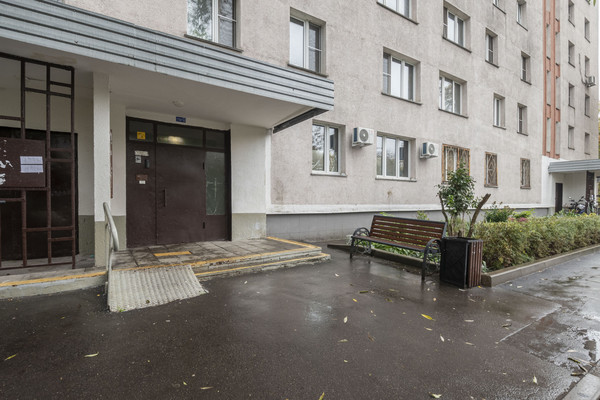 Продам трехкомнатную (3-комн.) квартиру, Подольская ул, 11, Москва г