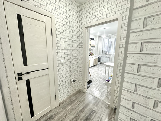 Продам однокомнатную (1-комн.) квартиру, Строителей ул, 123, Ханты-Мансийск г