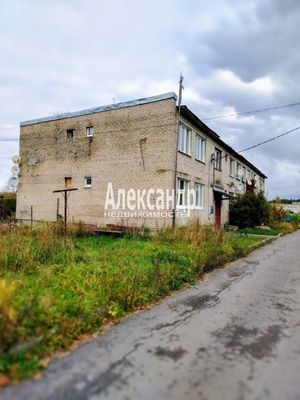 Продам трехкомнатную (3-комн.) квартиру, Кленовая ул, 1, Токарево п