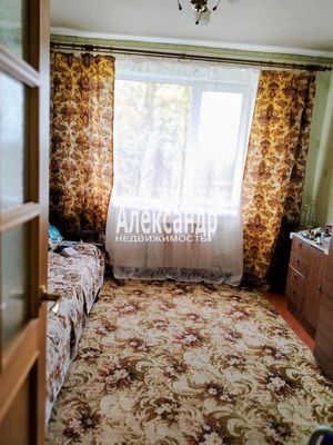 Продам трехкомнатную (3-комн.) квартиру, Кленовая ул, 1, Токарево п