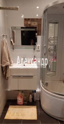 Продам однокомнатную (1-комн.) квартиру, Школьная ул, 11к1, Бугры п