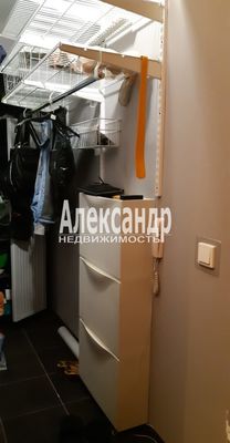 Продам однокомнатную (1-комн.) квартиру, Школьная ул, 11к1, Бугры п