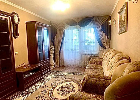 Продам трехкомнатную (3-комн.) квартиру, 5-я Линия ул, 21, Армавир г