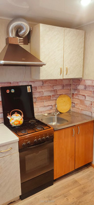Продам двухкомнатную (2-комн.) квартиру, Северная ул, 3, Алексин г