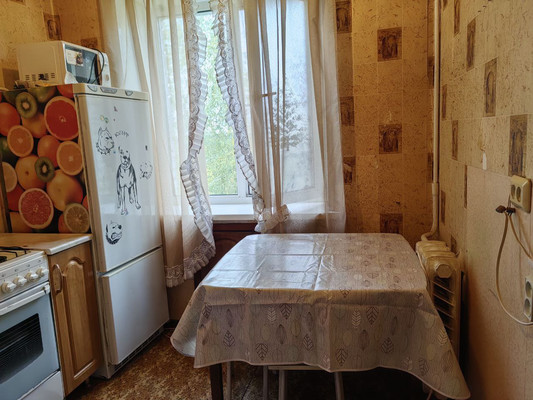 Продам однокомнатную (1-комн.) квартиру, Заводская ул, 2, Лесной рп