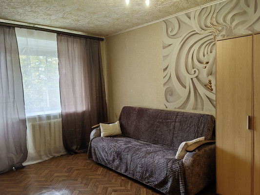 Продам однокомнатную (1-комн.) квартиру, Заводская ул, 2, Лесной рп