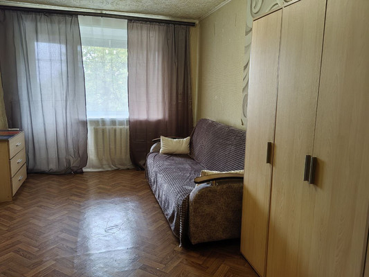 Продам однокомнатную (1-комн.) квартиру, Заводская ул, 2, Лесной рп