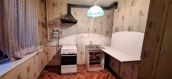 Продам многокомнатную квартиру, 25 Октября пр-кт, 56, Гатчина г