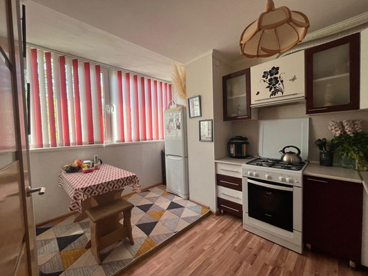 Продам однокомнатную (1-комн.) квартиру, Лазурная ул, 3, Белореченск г