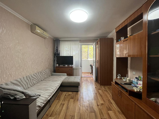 Продам однокомнатную (1-комн.) квартиру, Лазурная ул, 3, Белореченск г