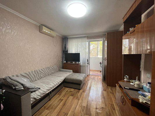 Продам однокомнатную (1-комн.) квартиру, Лазурная ул, 3, Белореченск г