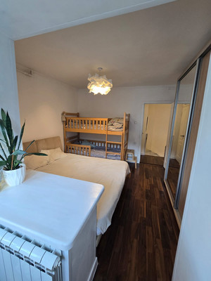 Продам трехкомнатную (3-комн.) квартиру, Крупской ул, 52, Ялта г