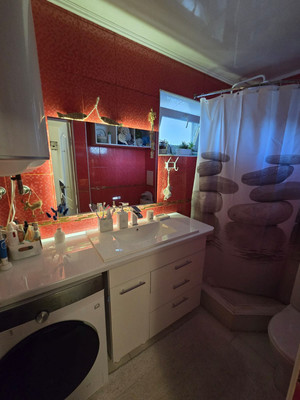 Продам трехкомнатную (3-комн.) квартиру, Крупской ул, 52, Ялта г