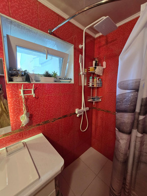 Продам трехкомнатную (3-комн.) квартиру, Крупской ул, 52, Ялта г