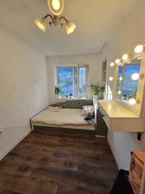 Продам трехкомнатную (3-комн.) квартиру, Крупской ул, 52, Ялта г