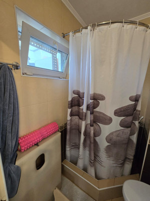 Продам трехкомнатную (3-комн.) квартиру, Крупской ул, 52, Ялта г