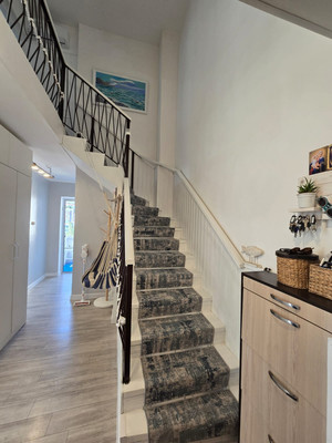 Продам трехкомнатную (3-комн.) квартиру, Крупской ул, 52, Ялта г