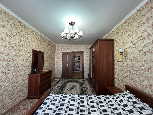 Продам трехкомнатную (3-комн.) квартиру, Балаклавская ул, 109, Симферополь г