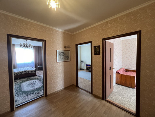 Продам трехкомнатную (3-комн.) квартиру, Балаклавская ул, 109, Симферополь г