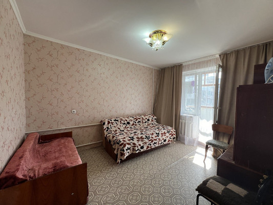 Продам трехкомнатную (3-комн.) квартиру, Балаклавская ул, 109, Симферополь г