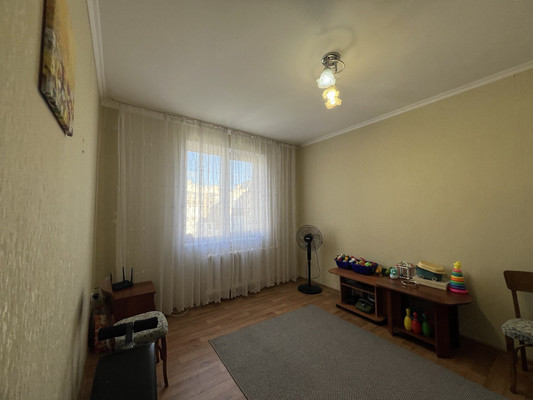 Продам трехкомнатную (3-комн.) квартиру, Балаклавская ул, 109, Симферополь г