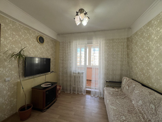 Продам трехкомнатную (3-комн.) квартиру, Балаклавская ул, 109, Симферополь г