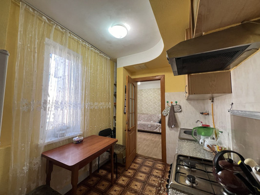 Продам трехкомнатную (3-комн.) квартиру, Балаклавская ул, 109, Симферополь г