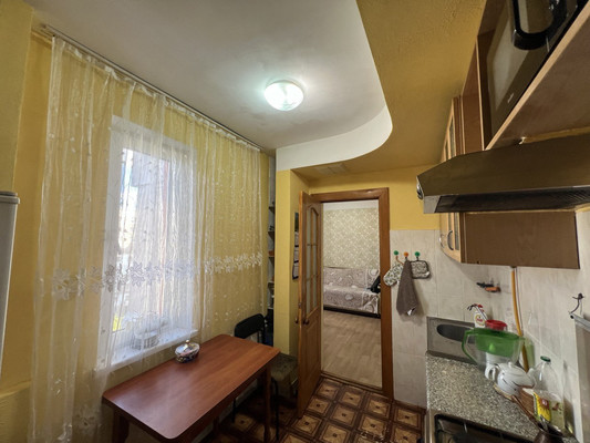 Продам трехкомнатную (3-комн.) квартиру, Балаклавская ул, 109, Симферополь г